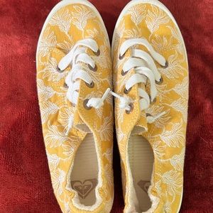 Roxy tennis shoes, size 9, mustard color